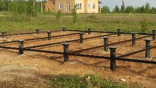Установка и монтаж - винтовые сваи в Лесозаводске для свайного фундамента дома. Цена от 2103 руб - видео закручивание